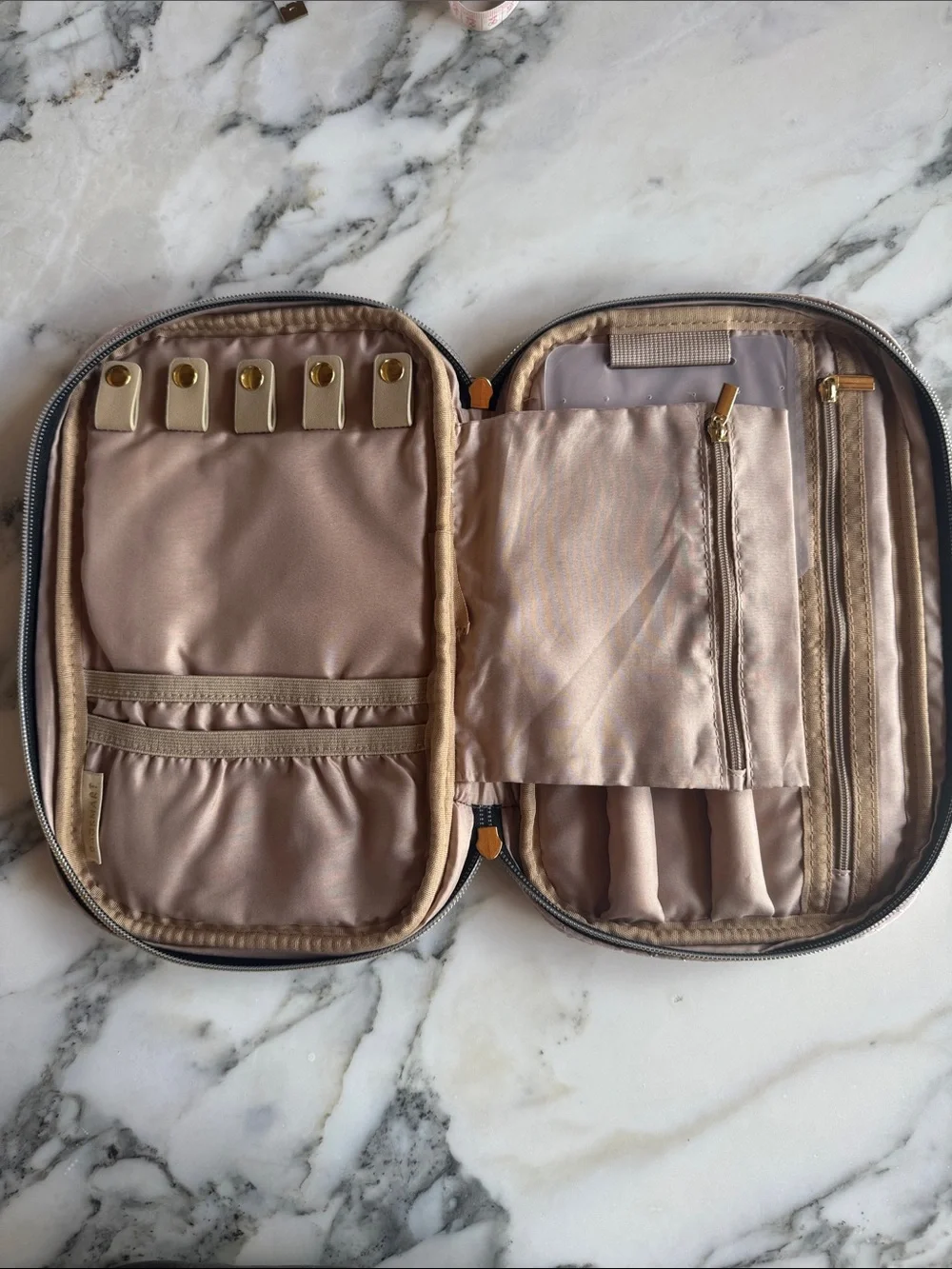 Bagsmart quilted travel
